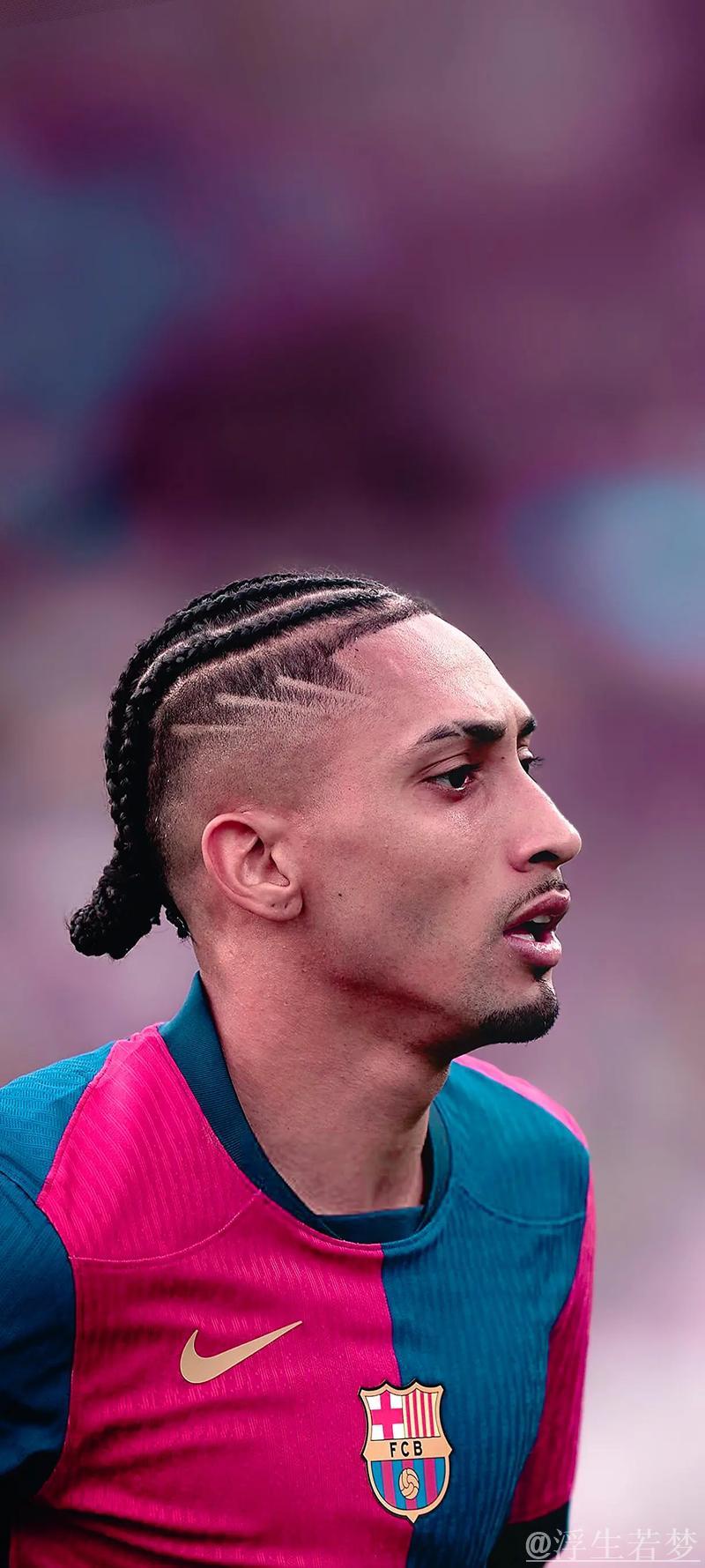 拉菲尼亚的王者归来：巴萨的定海神针与欧冠梦想